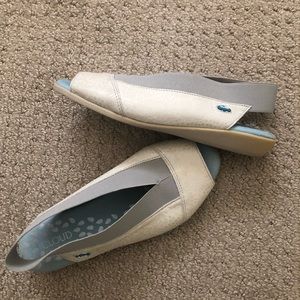 Cloud sling back sandals in cream leather